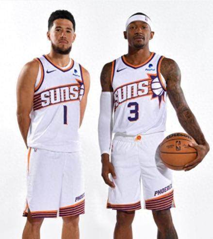 pg经典玩法-布克比尔同时缺席比赛！伤病来袭阻碍太阳巨头磨合